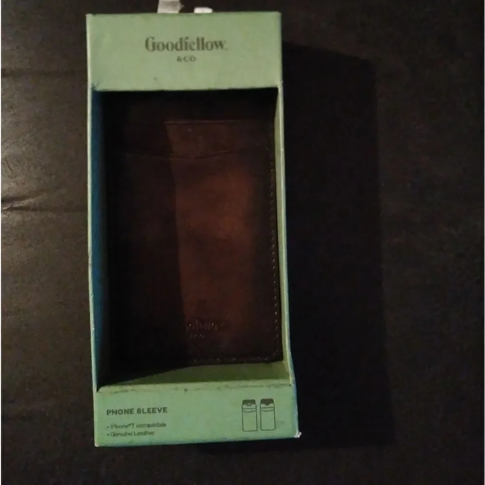 ⬇️⬇️⬇️Goodfellow & Co iPhone 7 Phone Sleeve